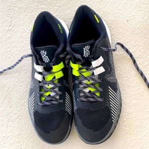 Nike Kyrie V basketball shoes